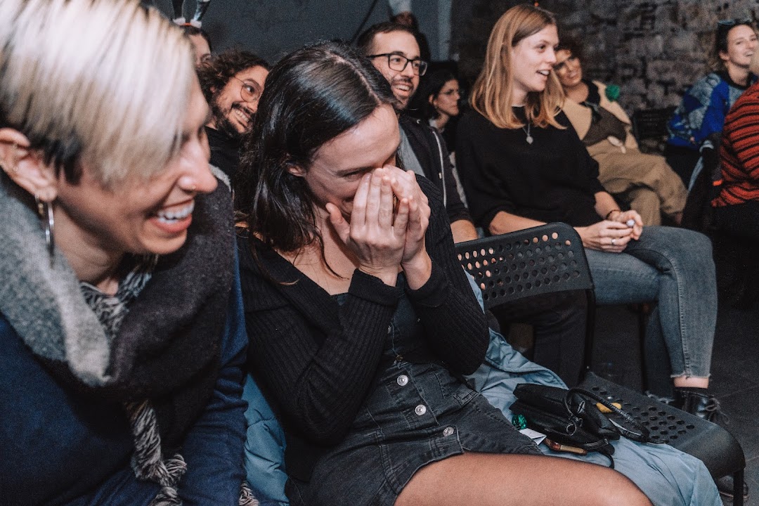 The Comedy Clubhouse: Canvis Nous